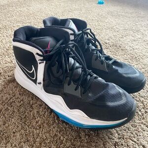 Men’s Kyrie bball shoes